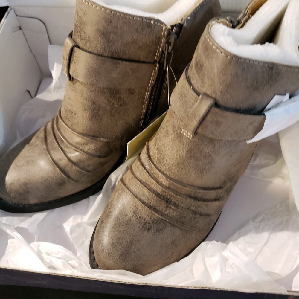 NATURAL SOUL BOOTIES , NWT ,  KNOWN FOR COMFORT
